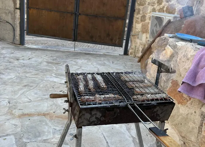 Cozy House With Indoor Fireplace *