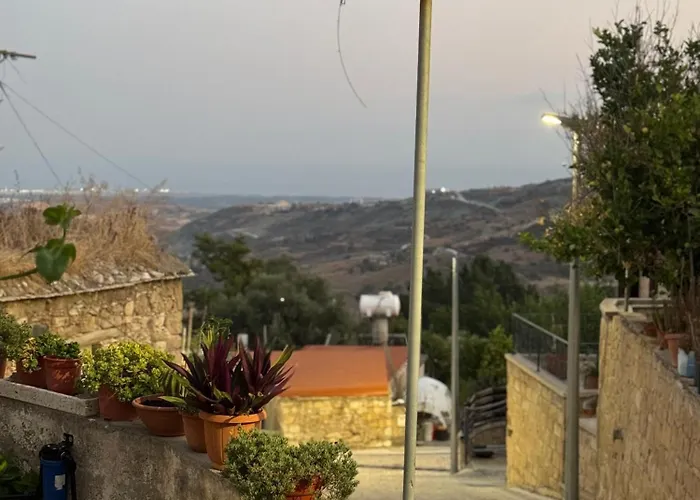 Cozy House With Indoor Fireplace *