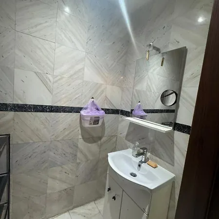 Cozy House With Indoor Fireplace Apartment