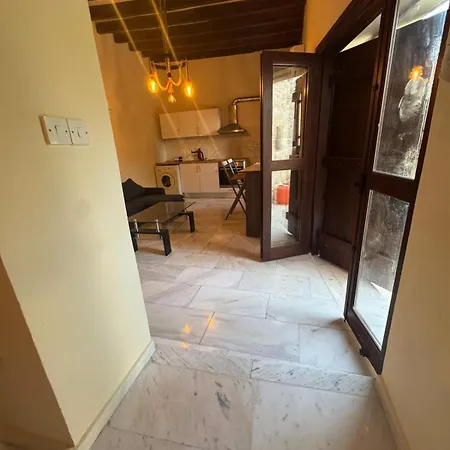 Cozy House With Indoor Fireplace Apartment Marathounta