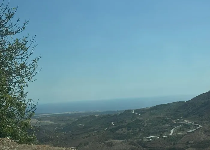 Cozy House With Indoor Fireplace *